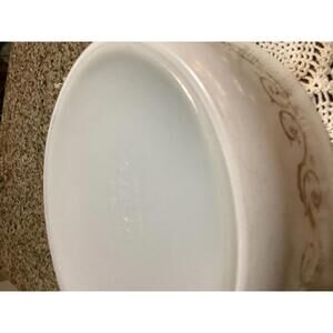 Vintage Pyrex Gold Scroll 1.5 Quart Casserole Dish with Lid and Stand